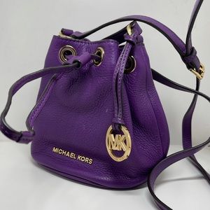 MICHAEL KORS Jules Mini Bucket Pebble Leather crossbody